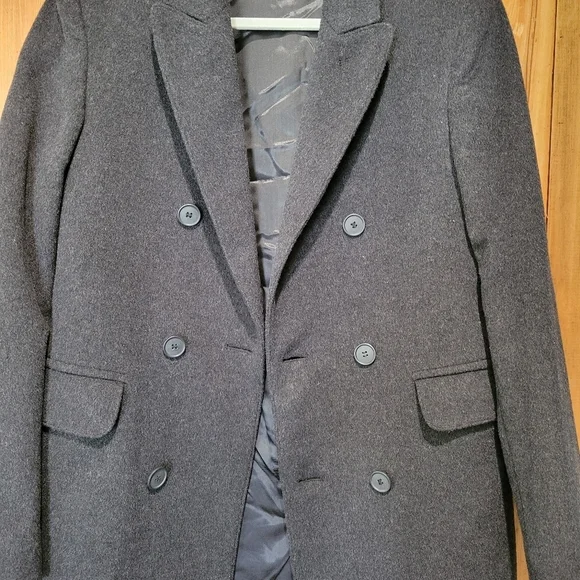 Bradleyjons Black Double-Breasted Pea Coat with Wide Lapels Shell. 60%wool